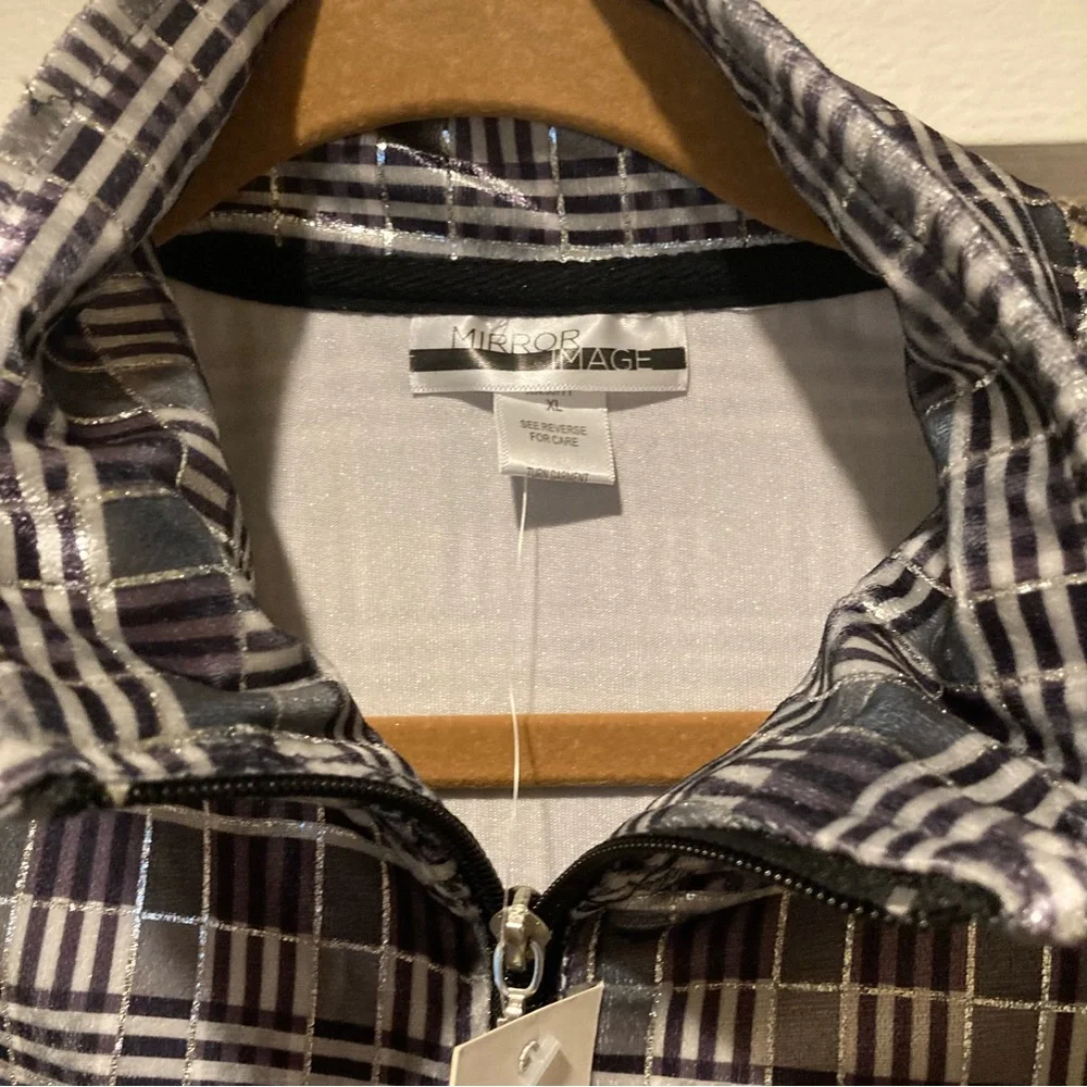 Mirror Image, Women's light weight jacket, XL, Blk/Wht stripes, NWT - Picture 3 of 6